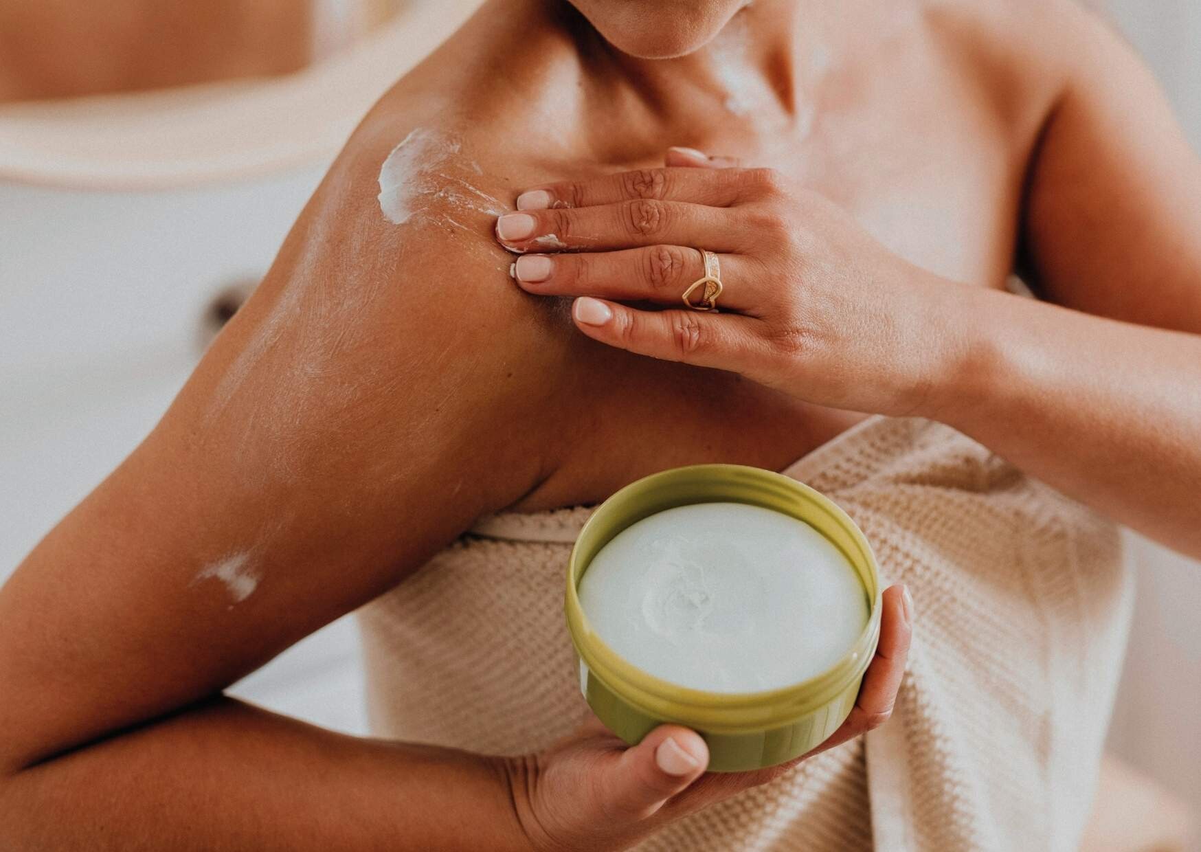 Hautpflege im Winter – So unterstützt Du Deine Hautbedürfnisse bei Kälte und trockener Luft