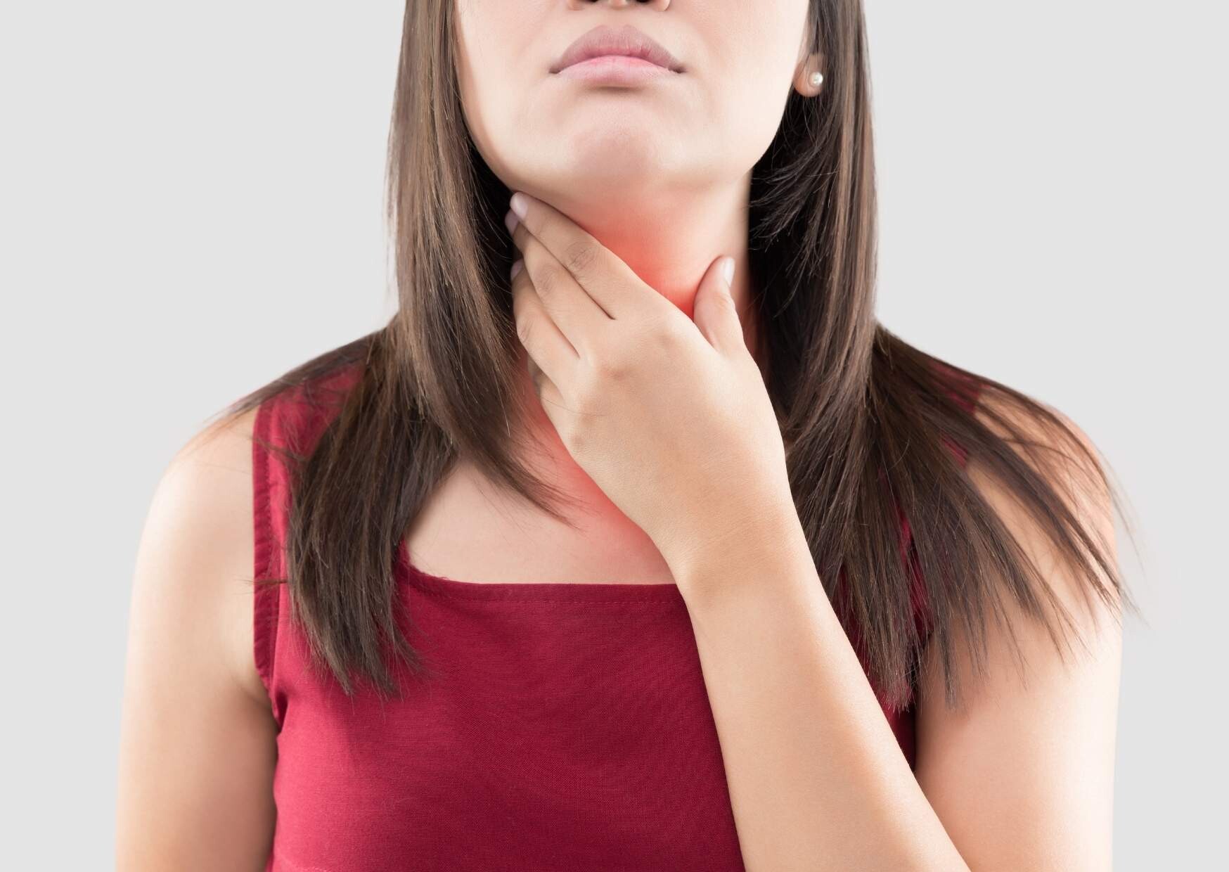 Halsschmerzen verstehen & richtig behandeln – Ursachen, Symptome, Therapie & Hausmittel