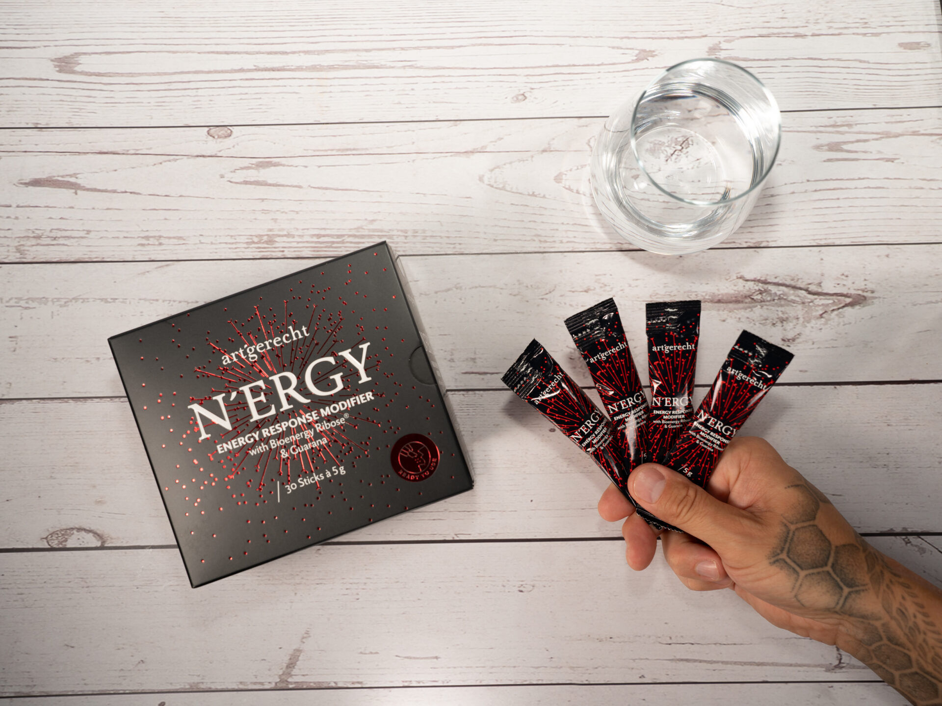 nergy energie drink mit guarana q10 bioenergy ribose hand