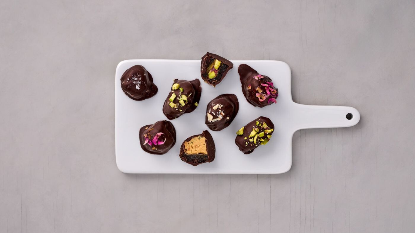 Dattel-Schoko-Pralinen – Gesunde Pralinen zum Selbermachen Dattel-Schoko-Pralinen – Gesunde Pralinen zum Selbermachen