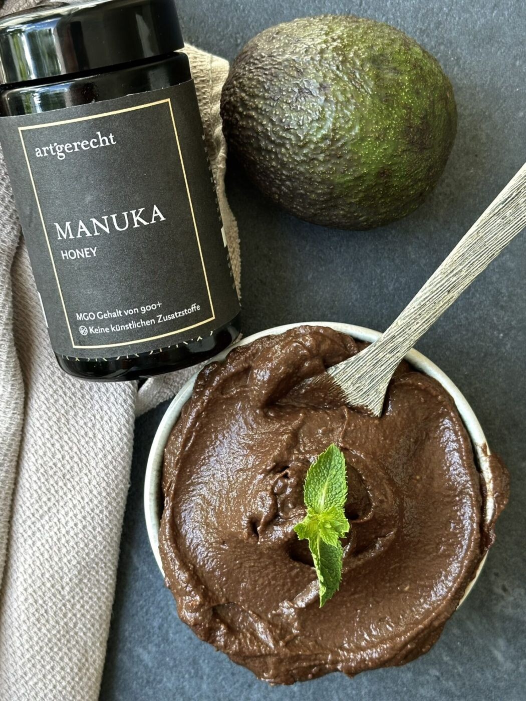 Avocado-Schoko-Mousse: Zuckerfrei, vegan und unwiderstehlich cremig